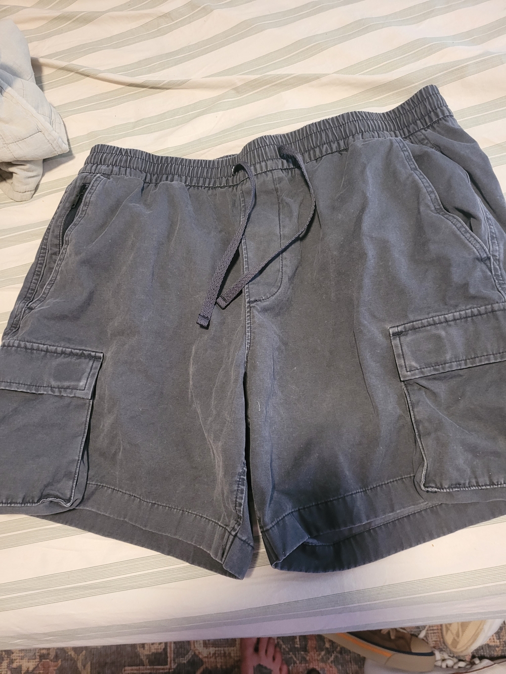 Abercrombie & Fitch Men's Cargo Drawstring Shorts - Charcoal Gray